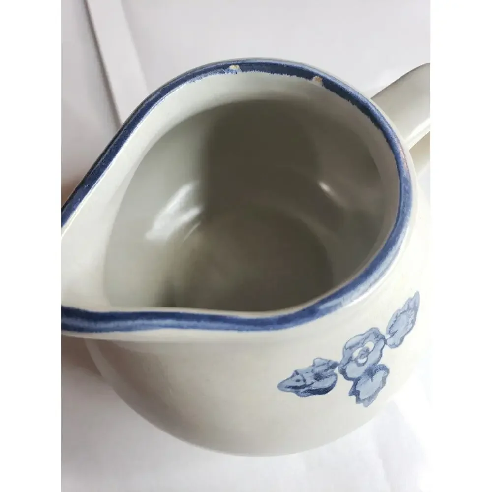 Pfaltzgraff Yorktowne Gravy Boat Blue Floral Country Cottagecore Small Chip